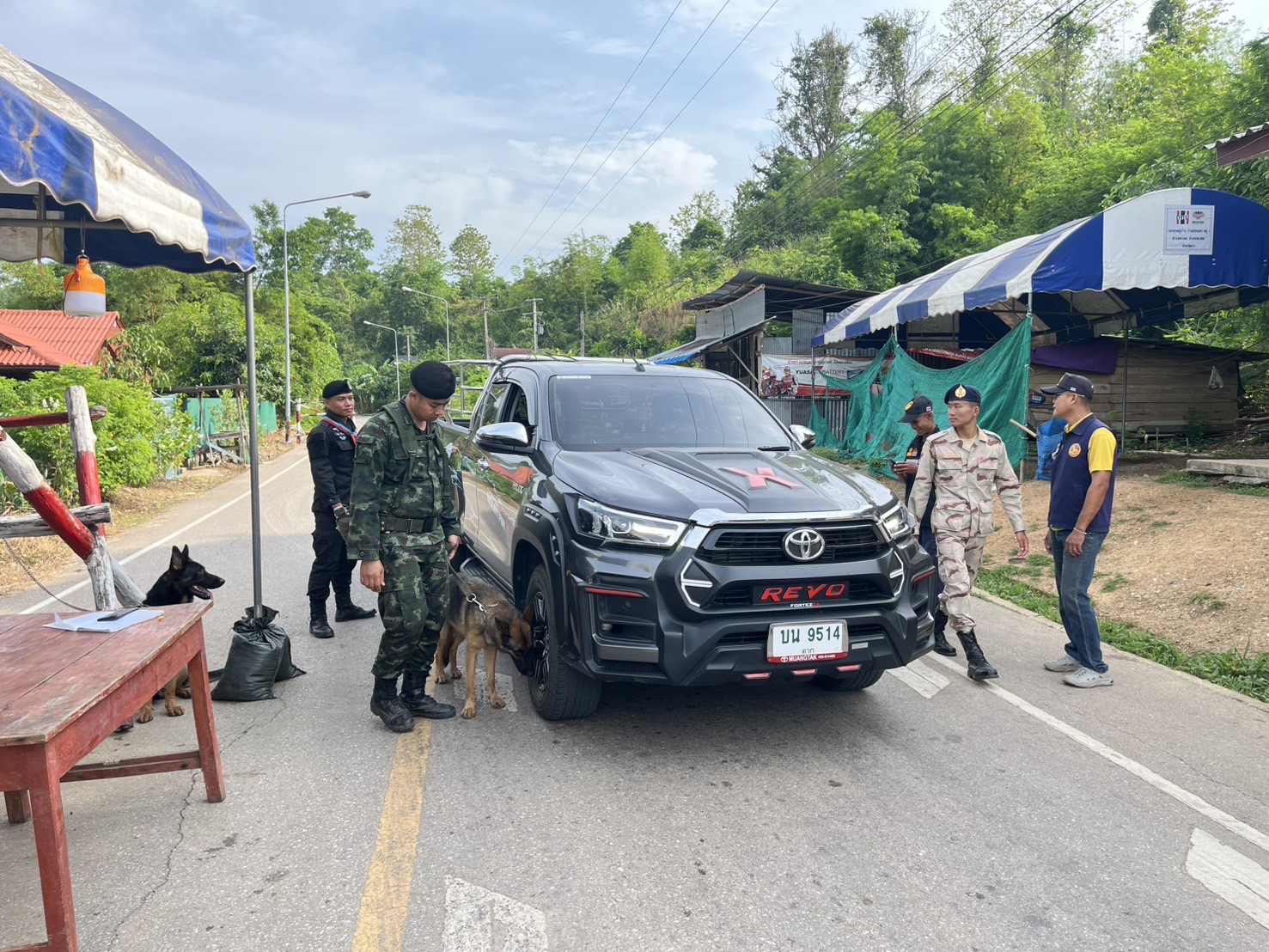 ภาพด่านตรวจ